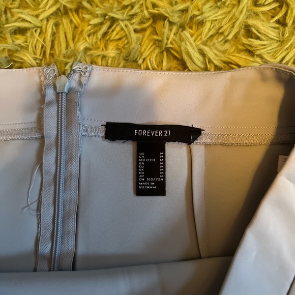 Mini skirt - Picture 3 of 3